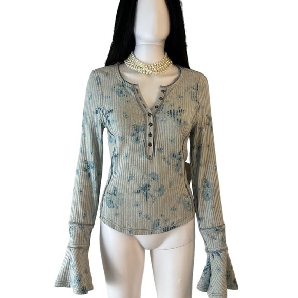 NWT Free People Grey Floral Ribbed Henley Long Bell Sleeve Boho Top S - Picture 2 of 9